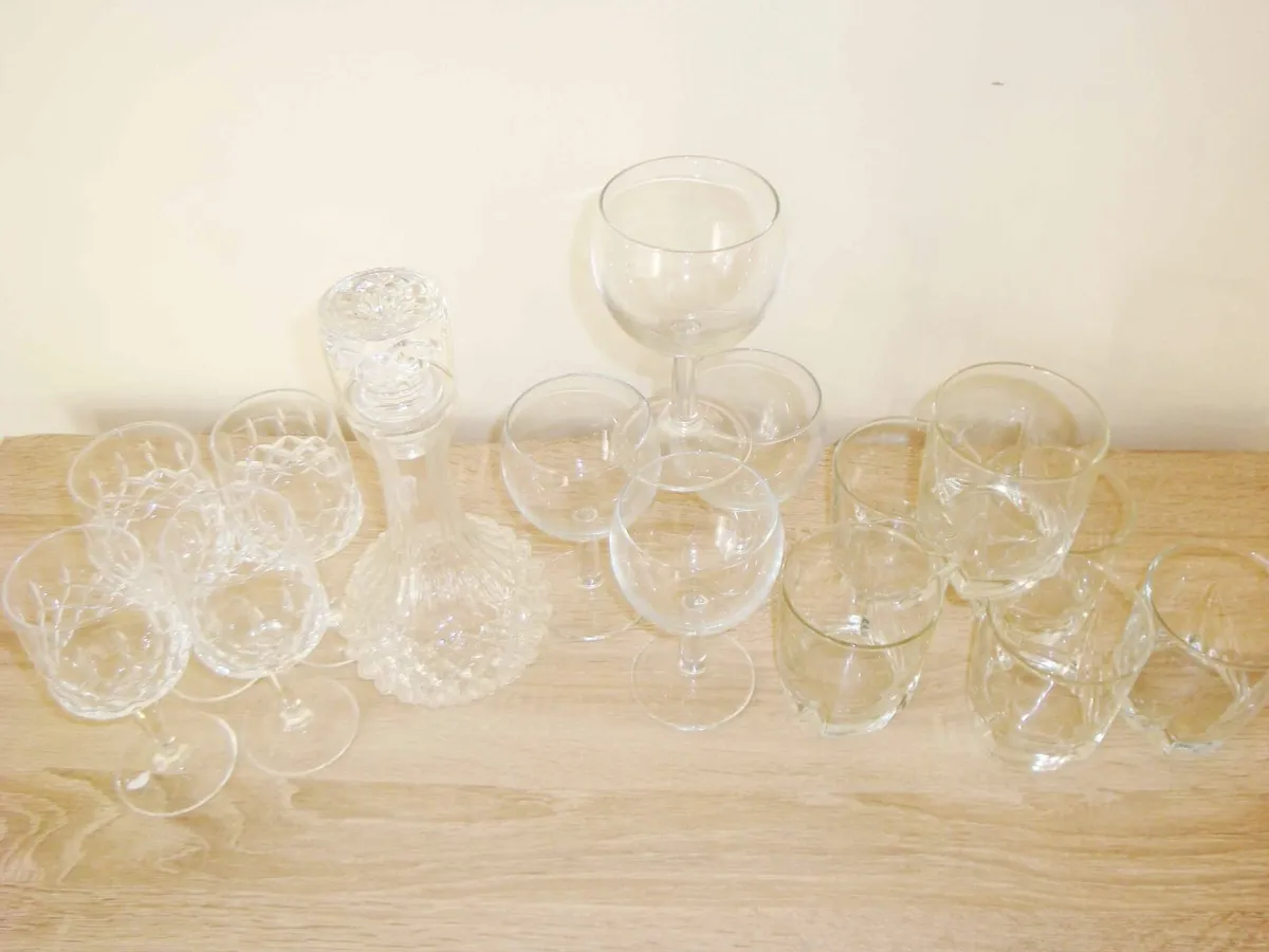 Bundle of glassware - Image 2