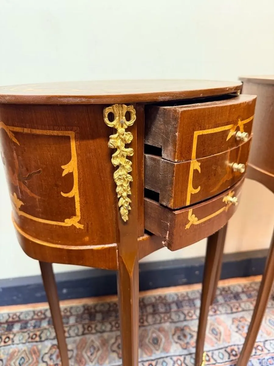 Beautiful Pair of Oval Veneer and Brass Decorated Lockers / Nightstands - Image 4