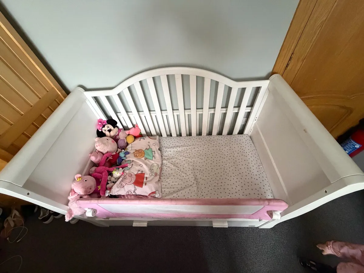 Oslo sleigh cot bed in white - Image 3