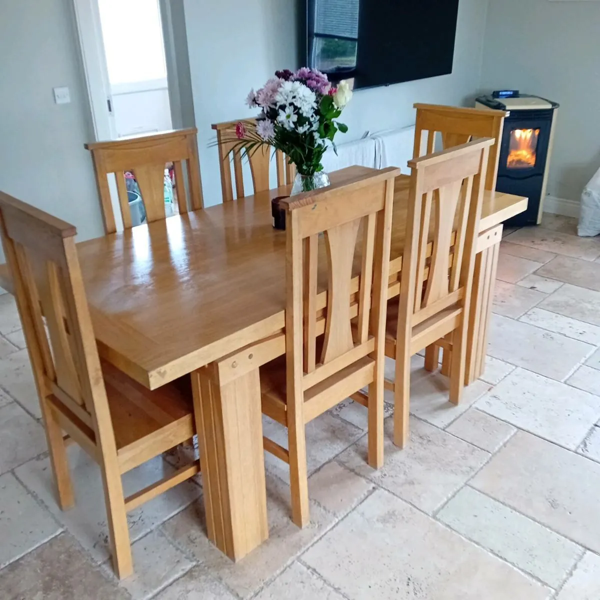 Dining table - Image 1