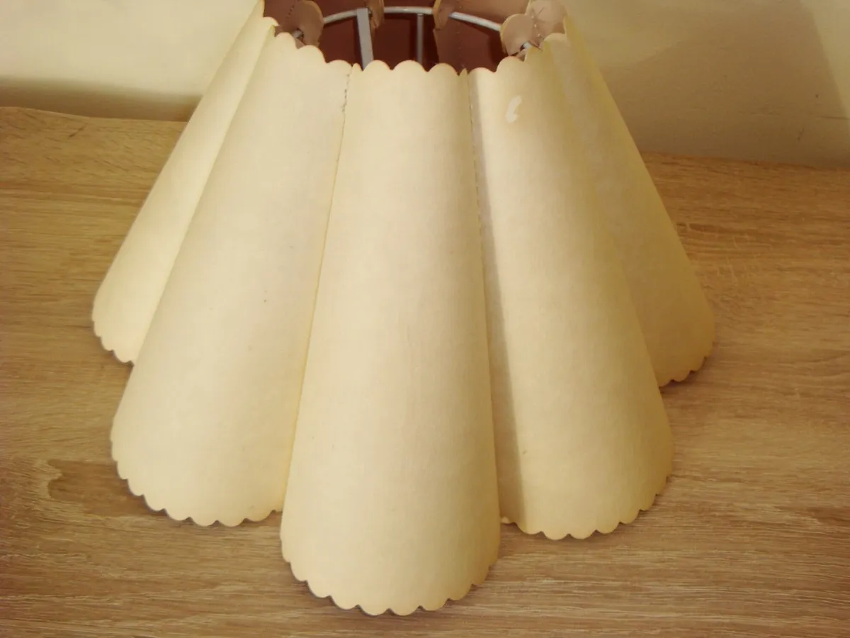 Petal lamp shade vintage - Image 3