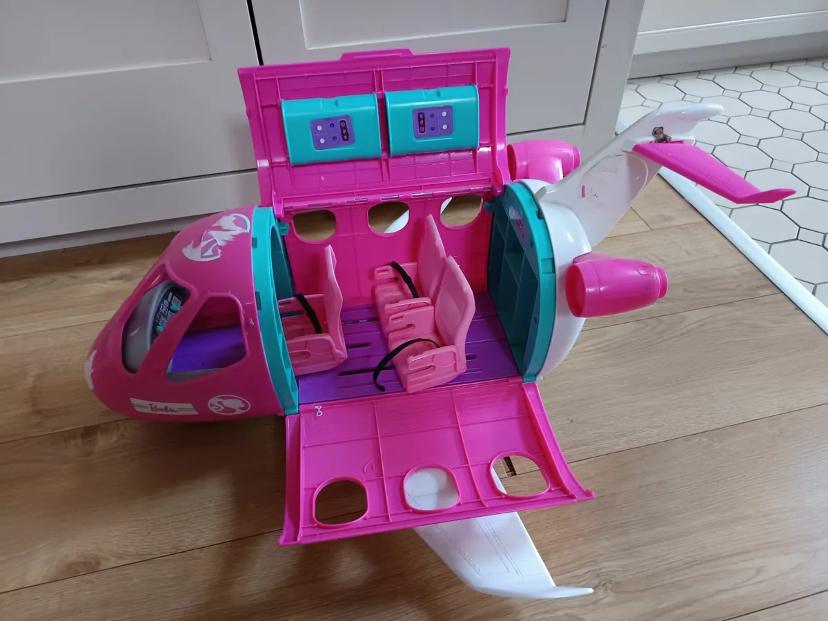 Barbie Airplane - Image 1