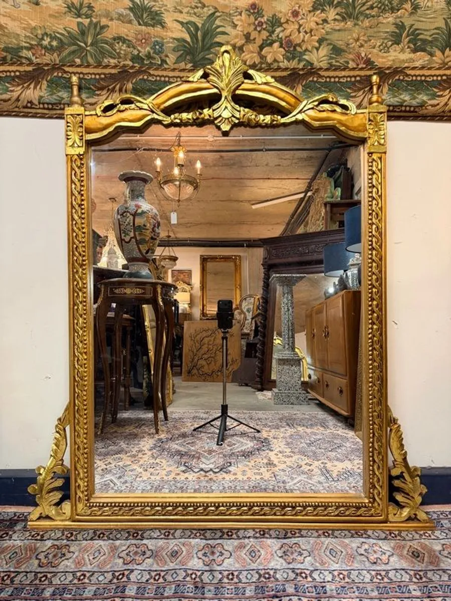 Elegant French Louis XV Style Giltwood Overmantle Mirror - Image 1