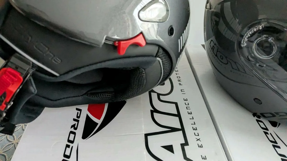 Airoh open helmet - Image 4