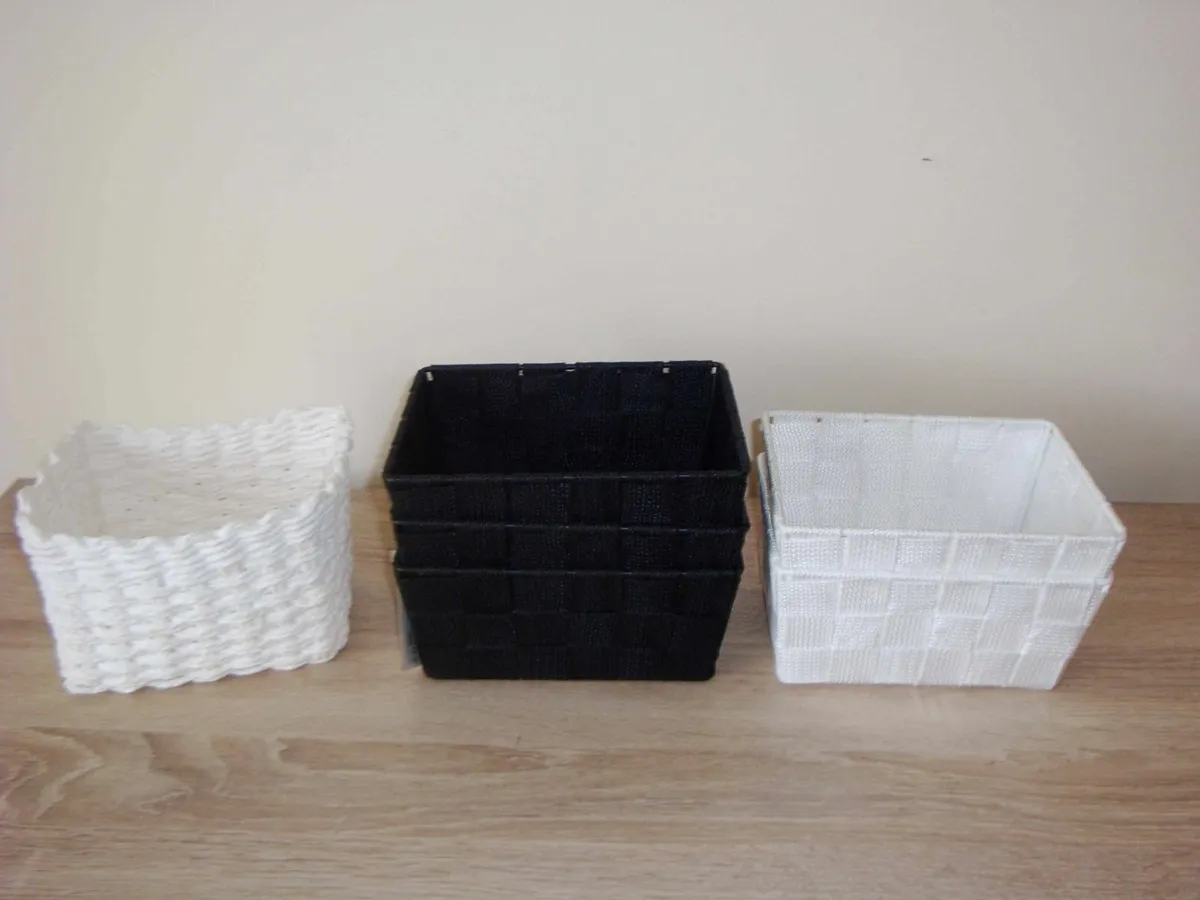 6 mini baskets black and white - Image 4