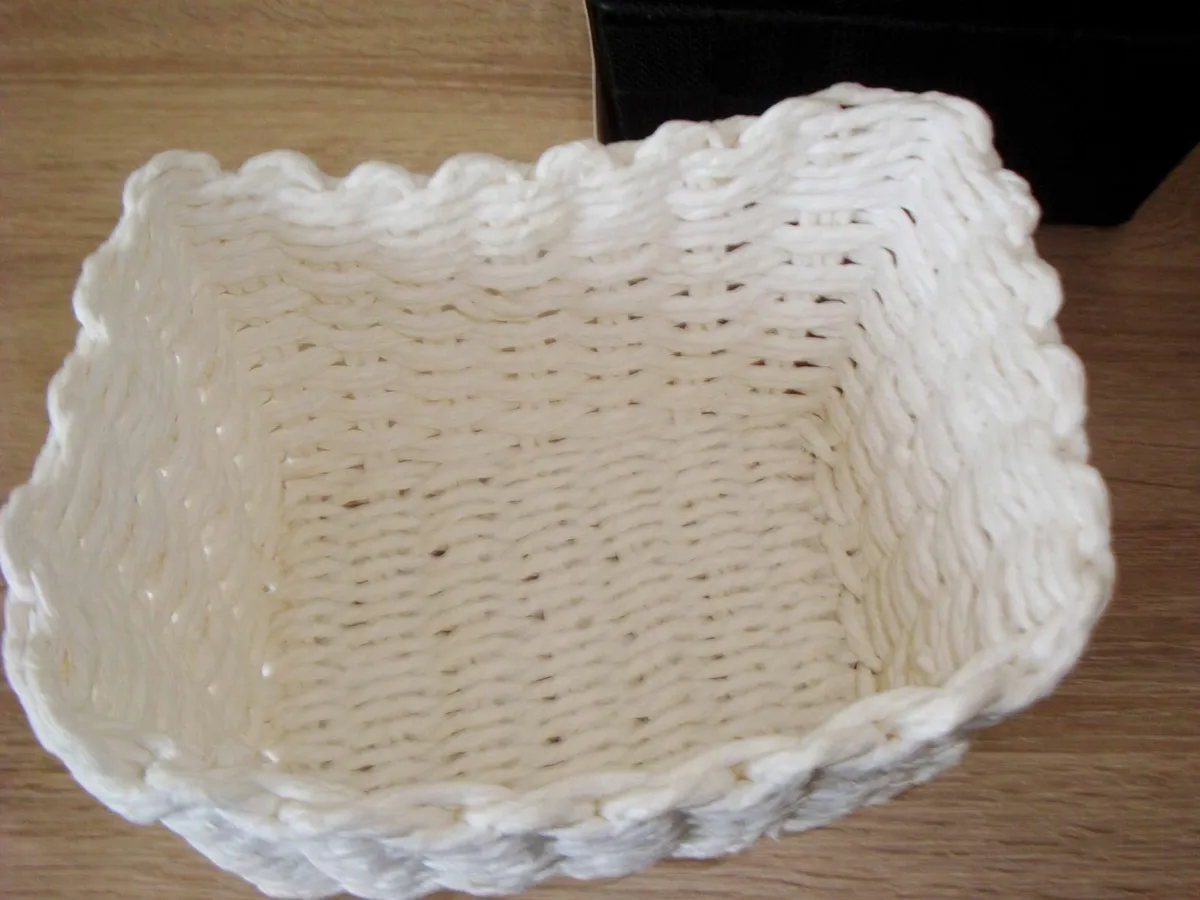 6 mini baskets black and white - Image 3