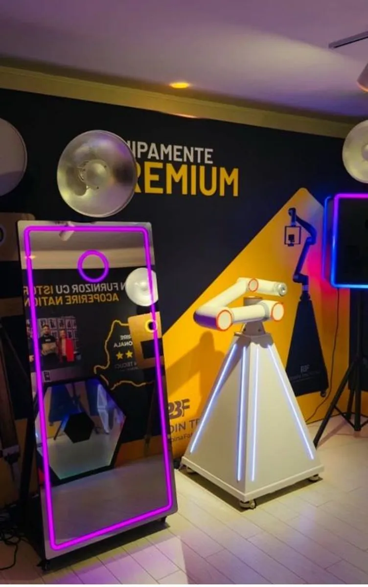 photo booth - Luxury Mirror Model or Rent - Image 2