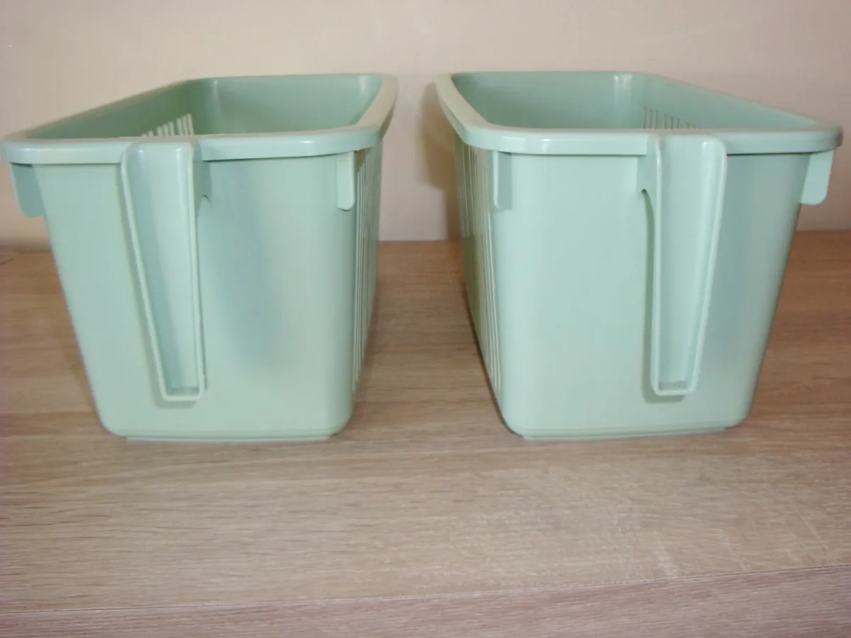 TWO mint storage baskets with handles - Image 2