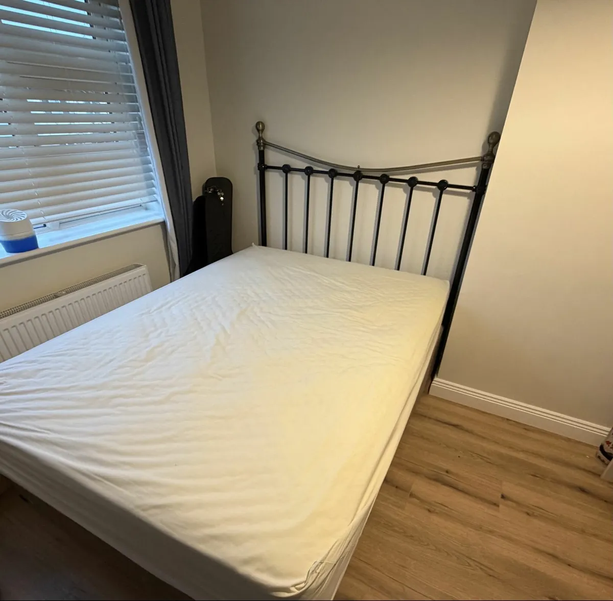 Divan bed and headboard - Image 2