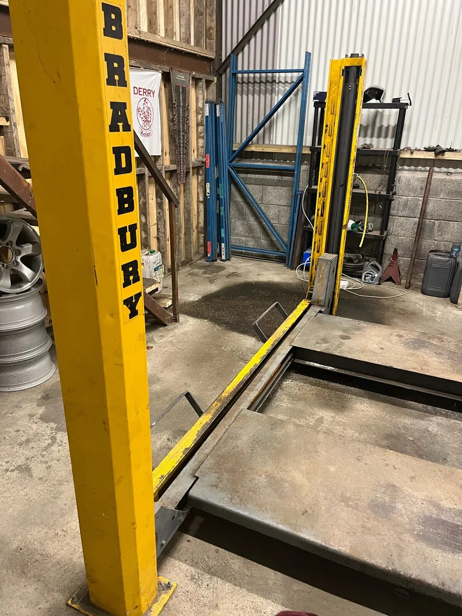 4 post lift Bradbury single phase - Image 3