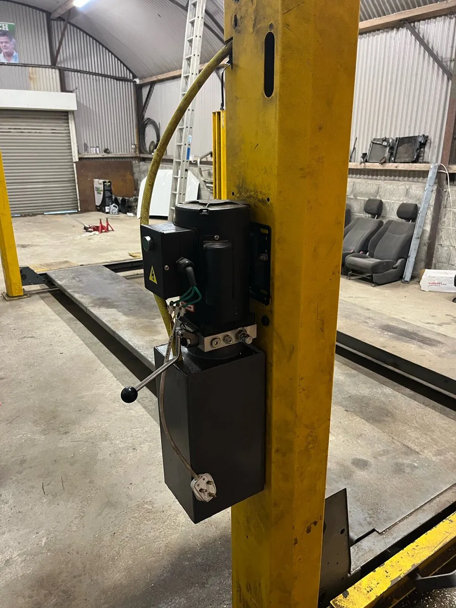 4 post lift Bradbury single phase - Image 4