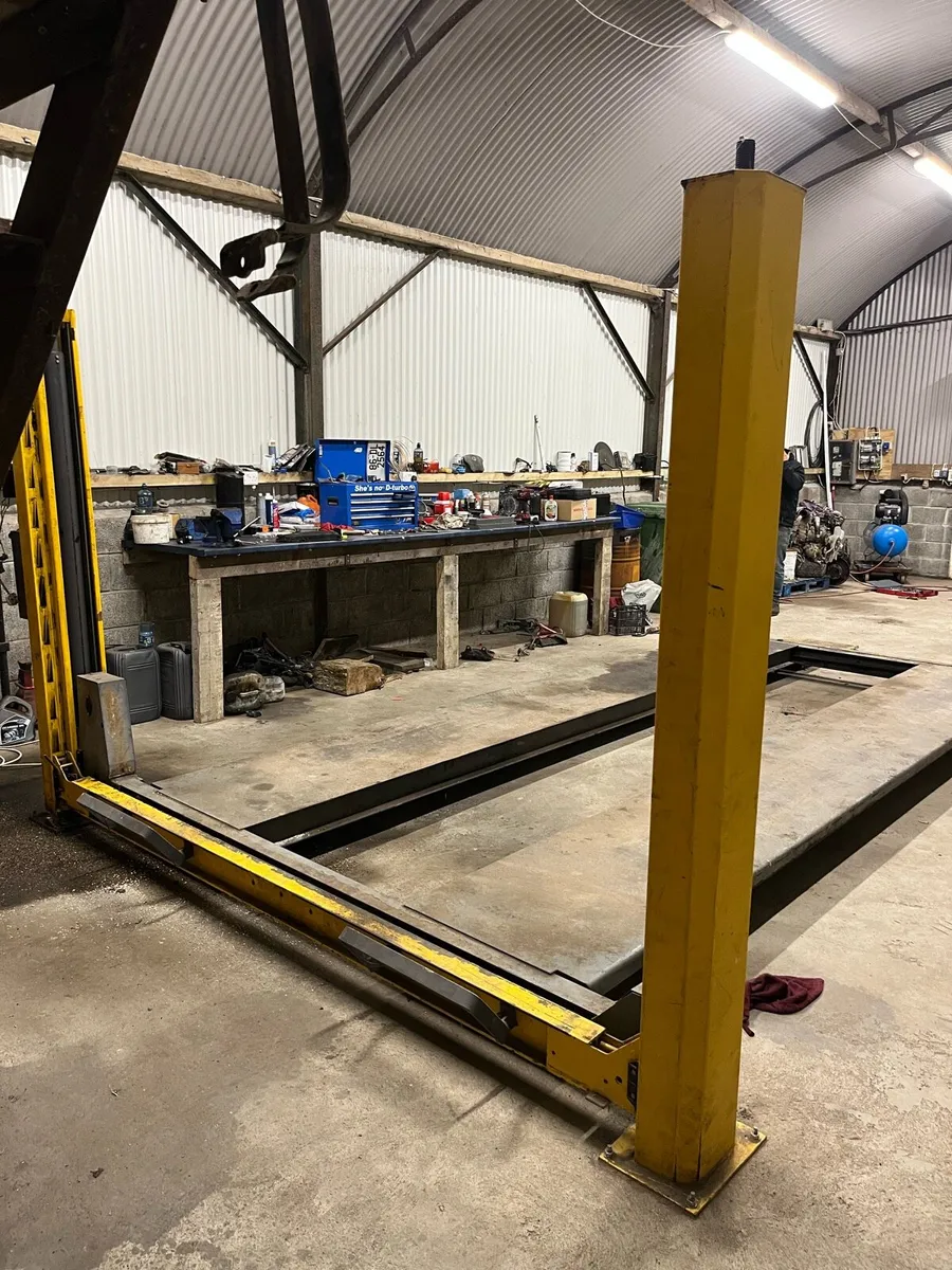 4 post lift Bradbury single phase - Image 1