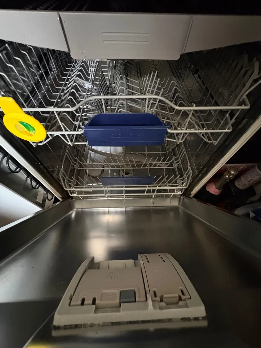 Dishwasher - Image 2