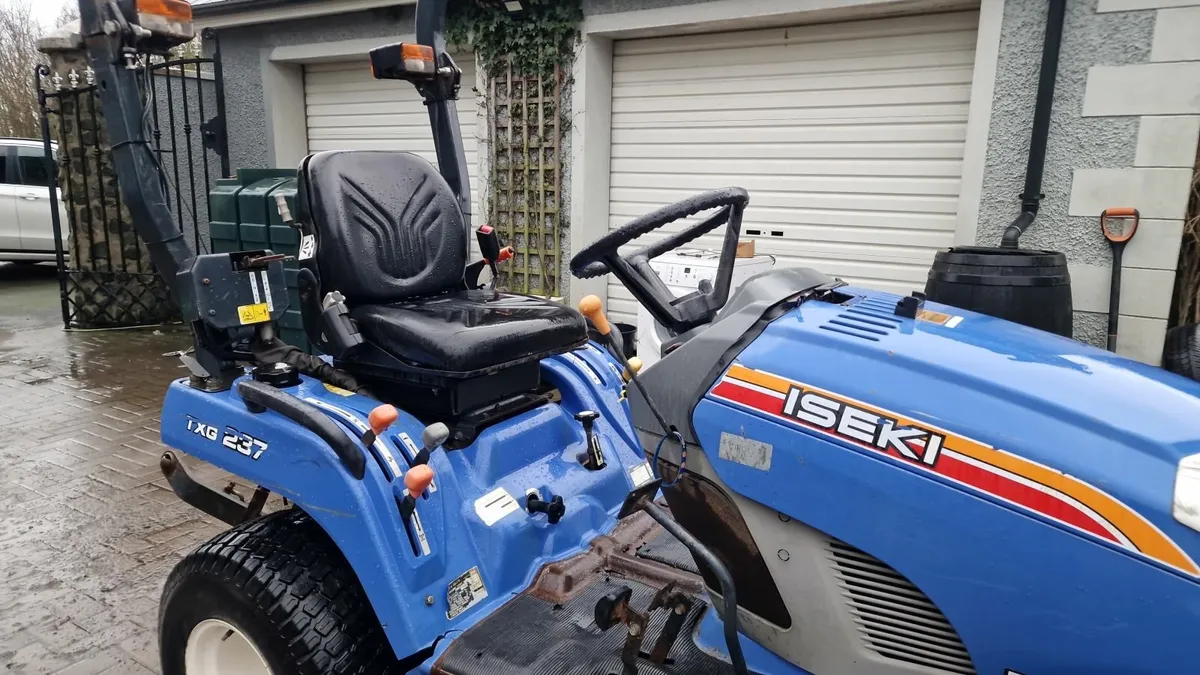 Iseki Compact Tractor ride on mower lawnmower - Image 4