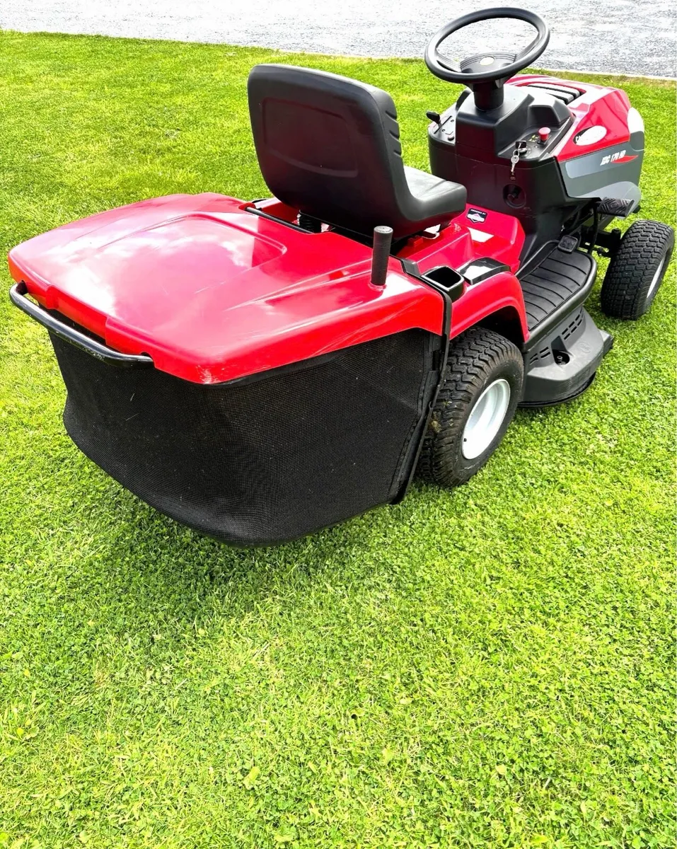 Castlegarden ride on mower - Image 3