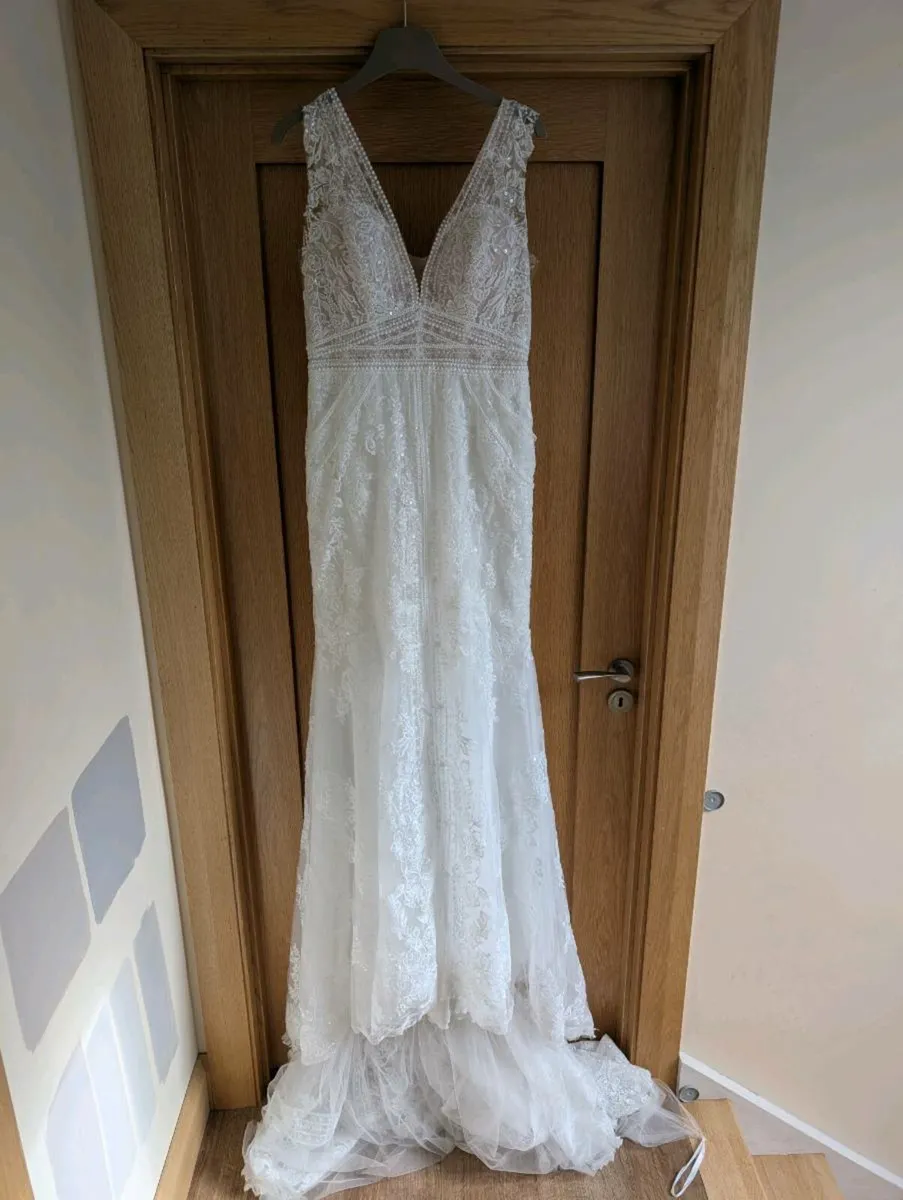 Wedding dress - Image 4