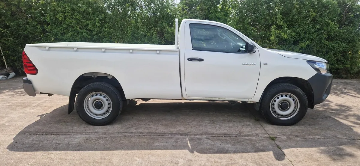 Toyota Hilux 2020 - Image 4