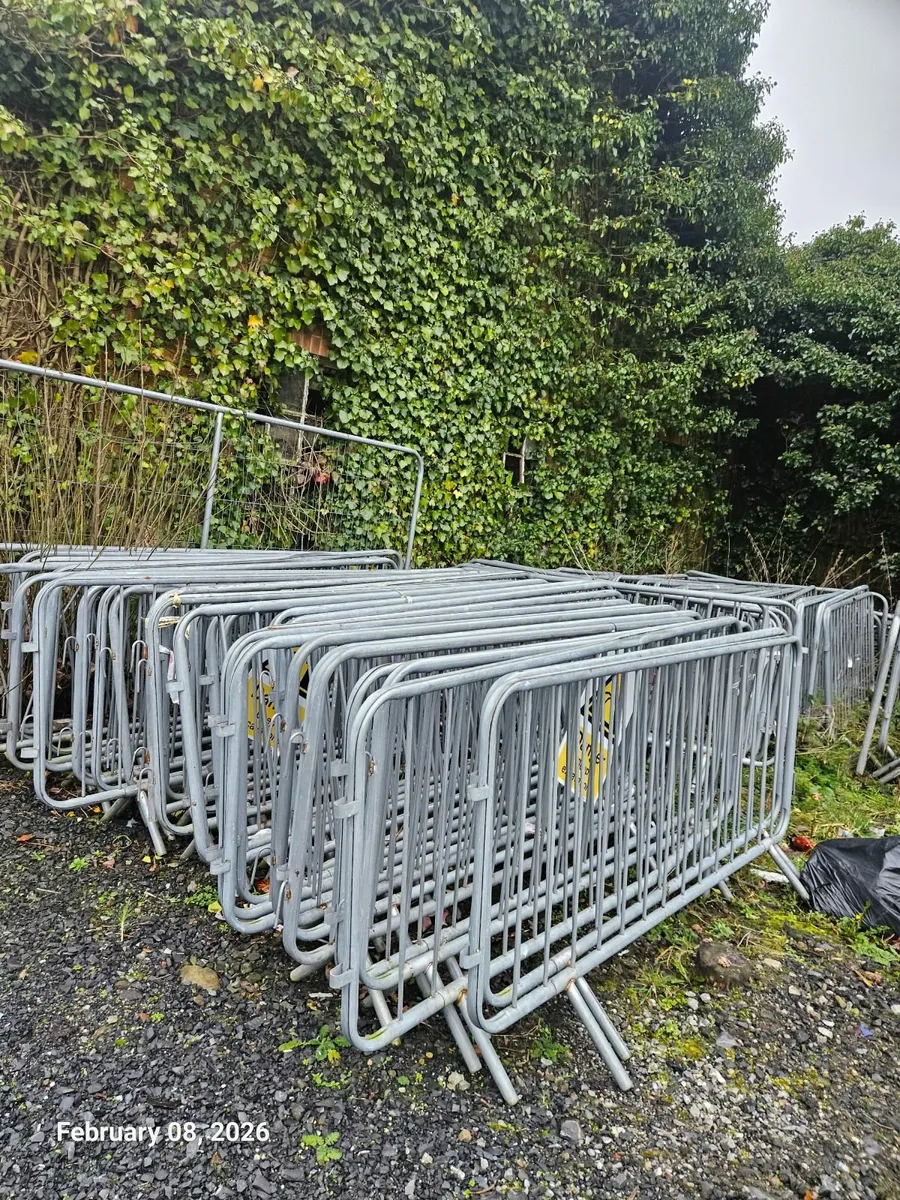 Crowd control barriers - Image 1