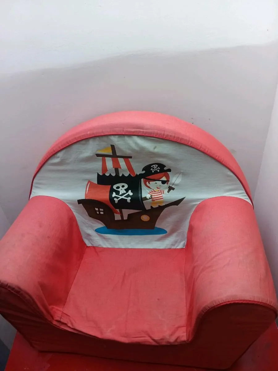 Kids seats and table - Image 2