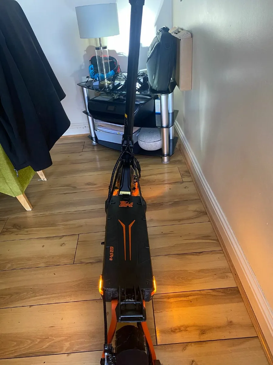 E Scooter , very little use. - Image 4