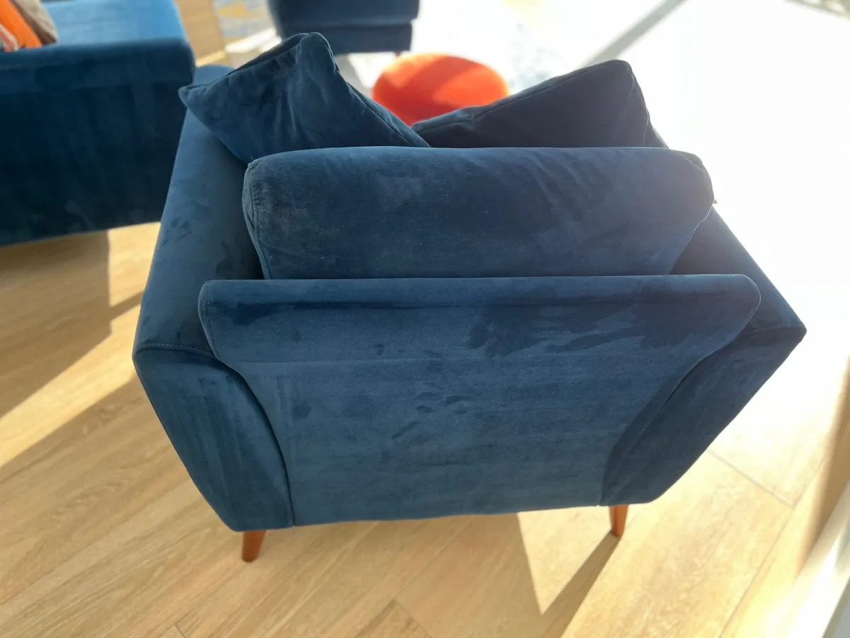 Velvet navy blue sofa,  armchair and stools - Image 2
