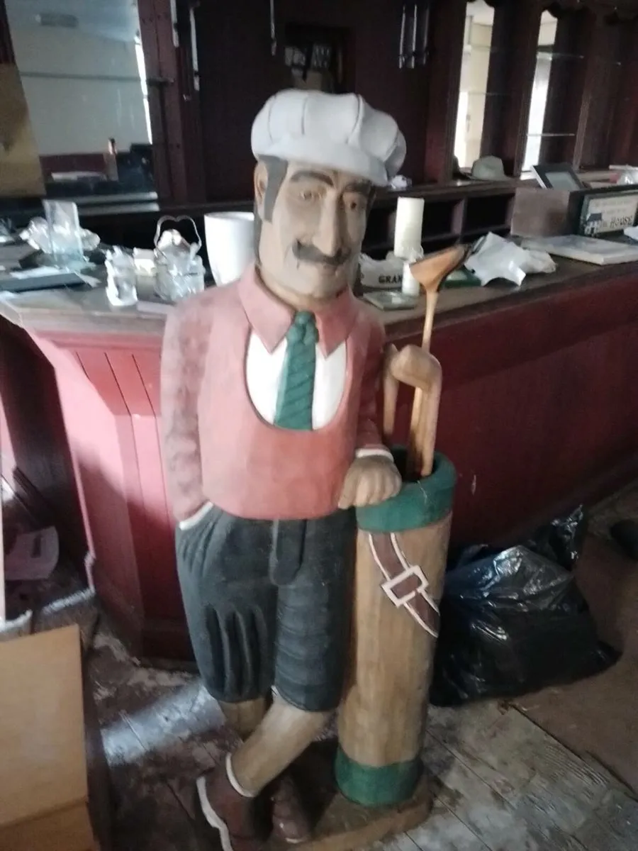 Timber golf figure in good condition - Image 3
