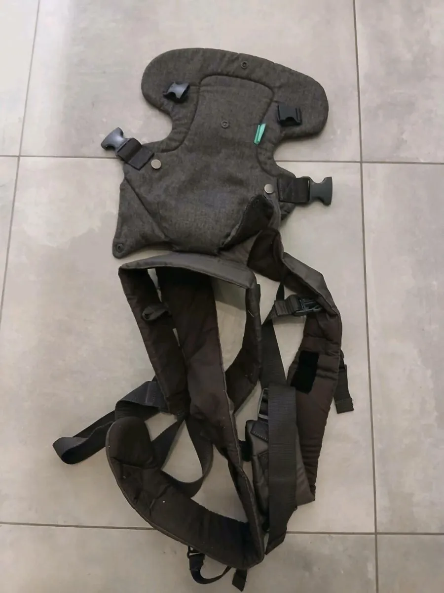 Babylo co sleeper cot. In excellent condition and - Image 1