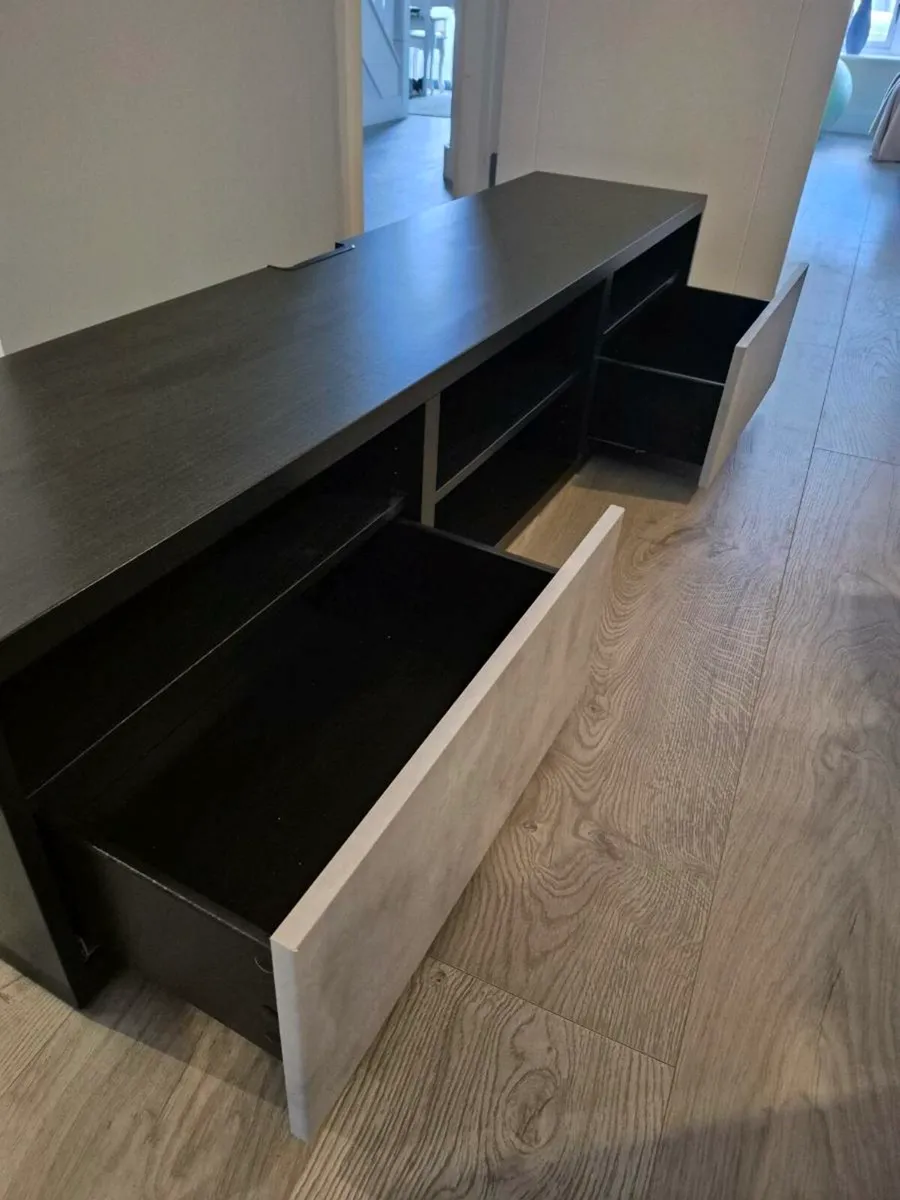 TV Unit - Image 3