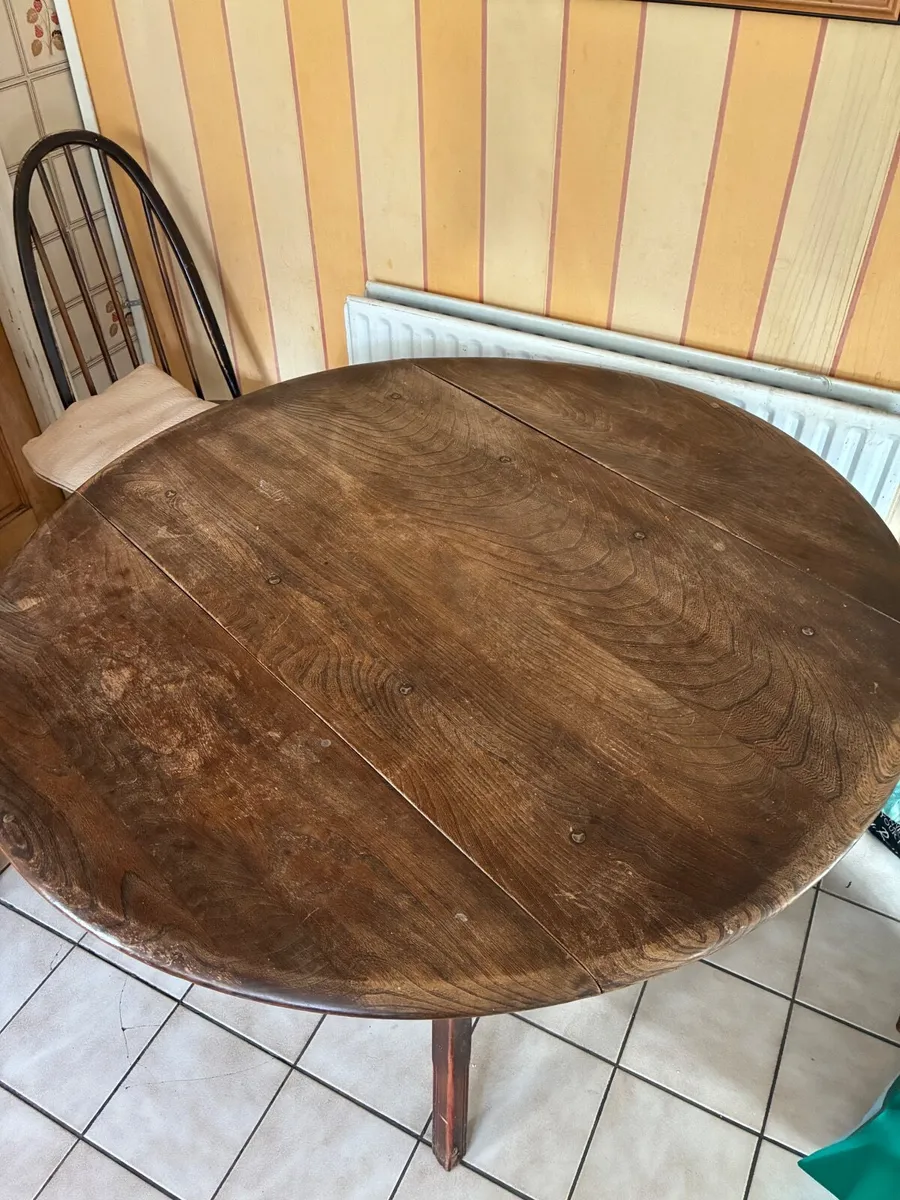 Kitchen table and 2 chairs - Image 3