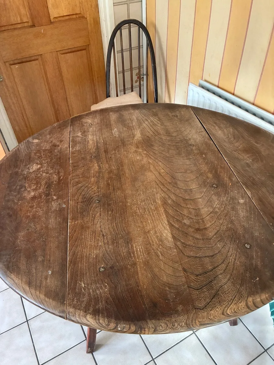 Kitchen table and 2 chairs - Image 4