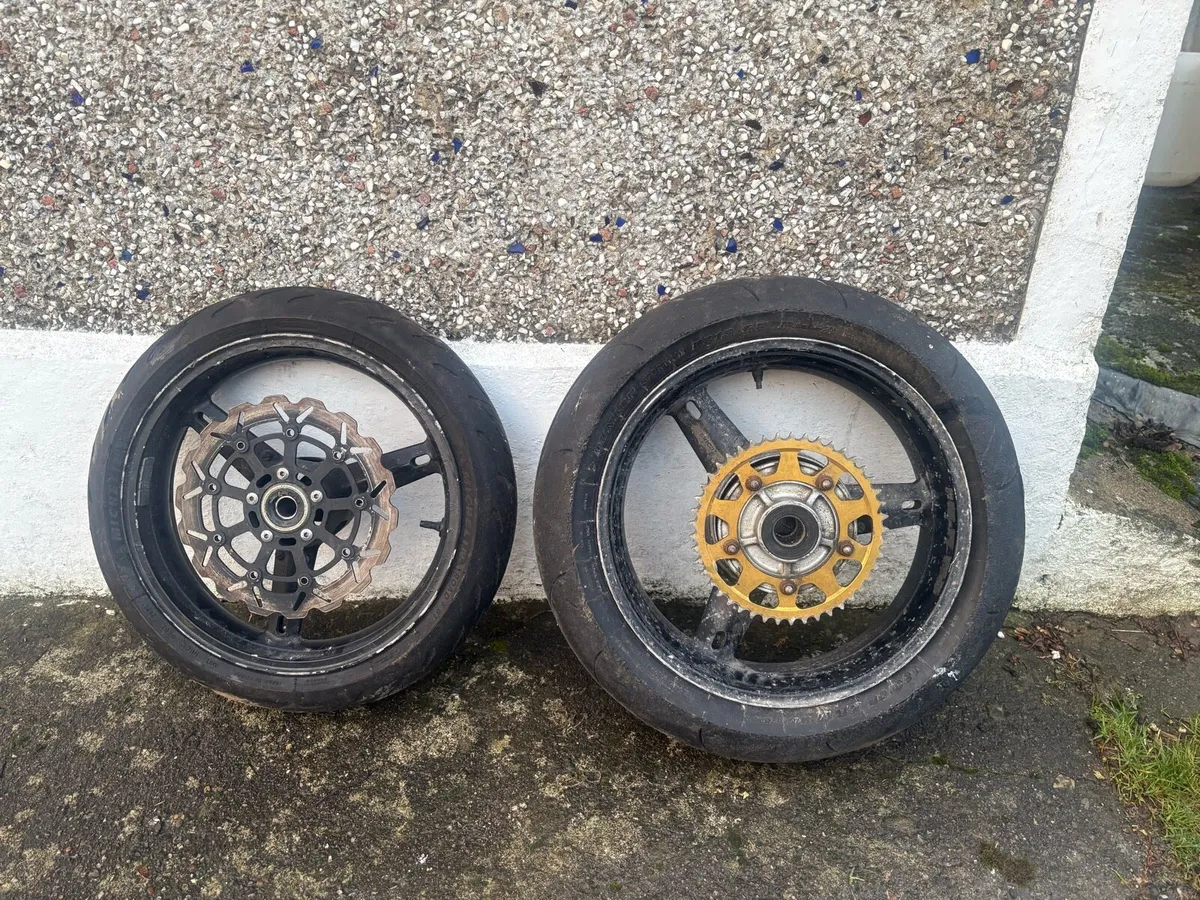 Gsxr wheels and r6 13s wheels - Image 1
