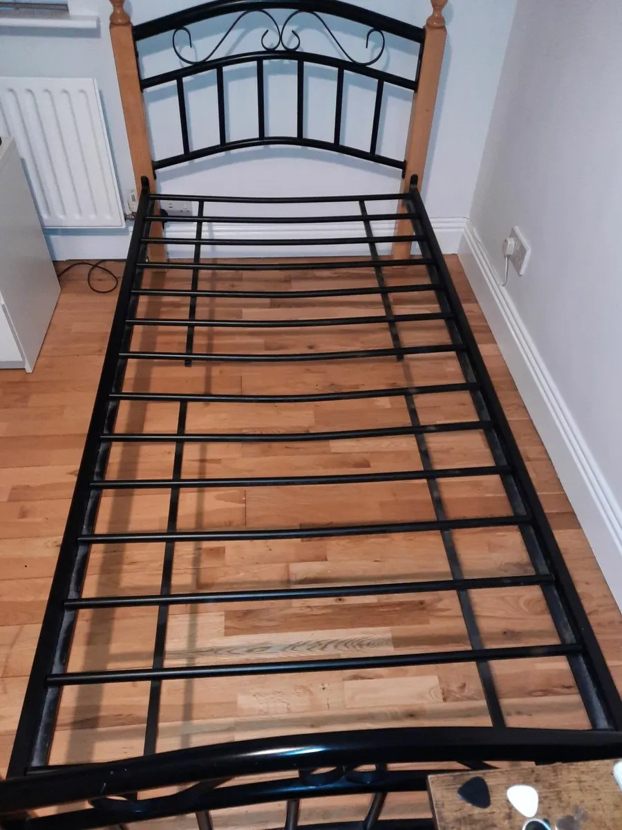 Single bed - Image 2