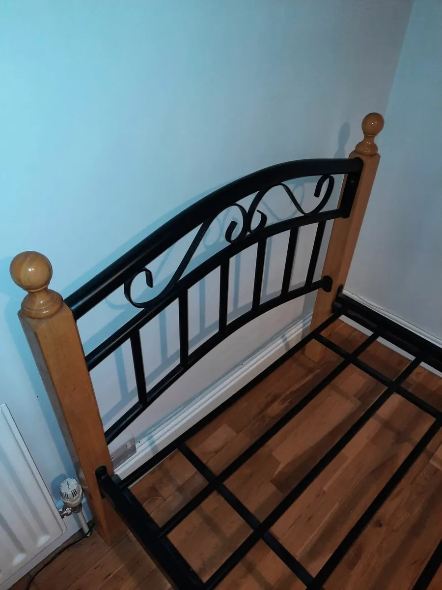 Single bed - Image 1