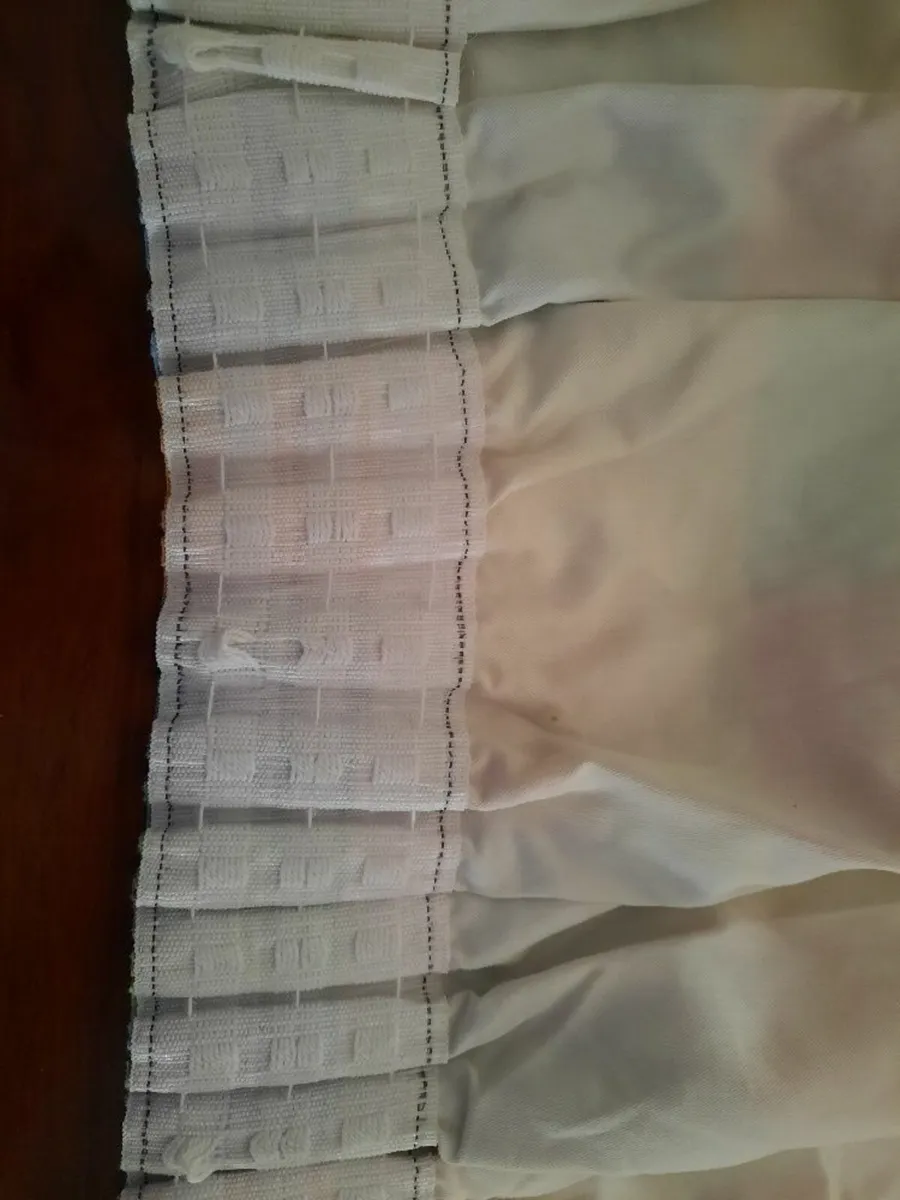 Fully lined curtains in excellent condition - Image 2