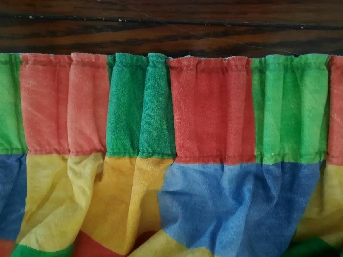 Fully lined curtains in excellent condition - Image 3