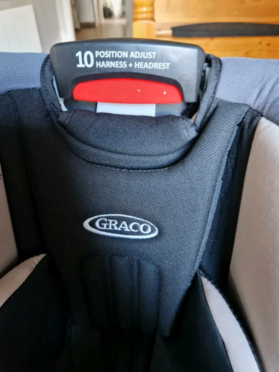 Graco Car Seat - Image 2
