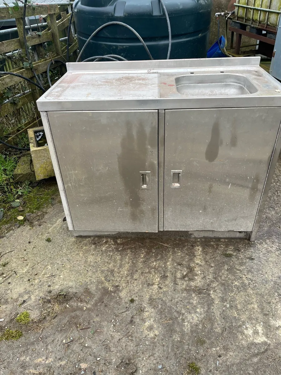 Stainless steel sink - Image 1