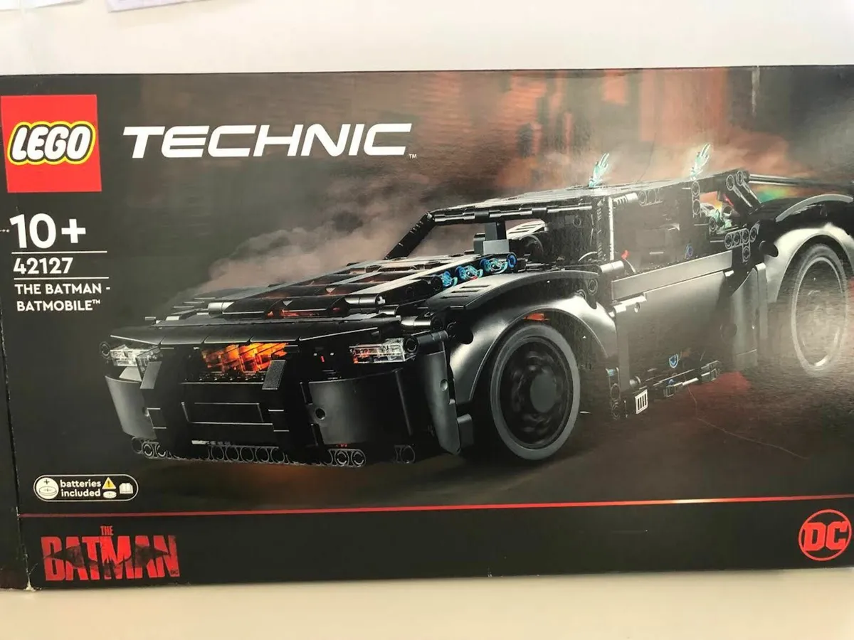 Technic LEGO Batman Batmobile Set Retired. - Image 2