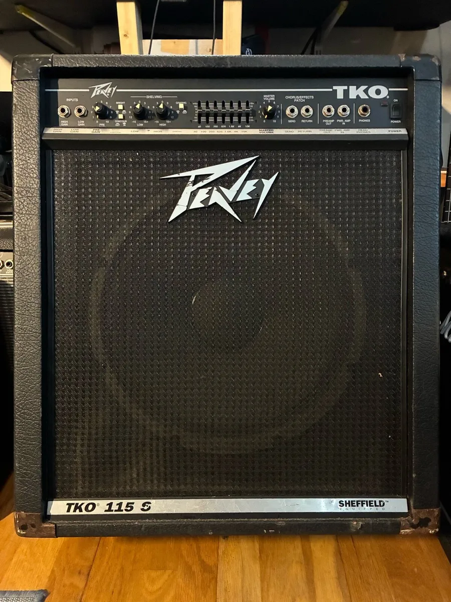 Peavey TKO 115S Bass Amp - Image 1