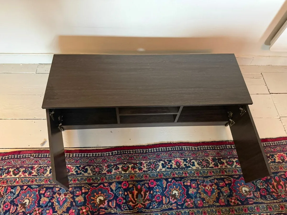 Wade Logan Ailbe TV stand - Image 4