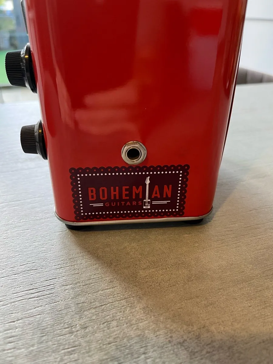 E-Ukulele made out of a hot sauce can - Image 2