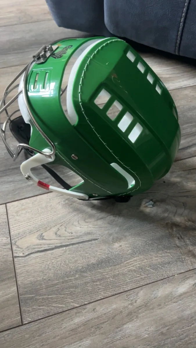 Gola hurling helmet - Image 3