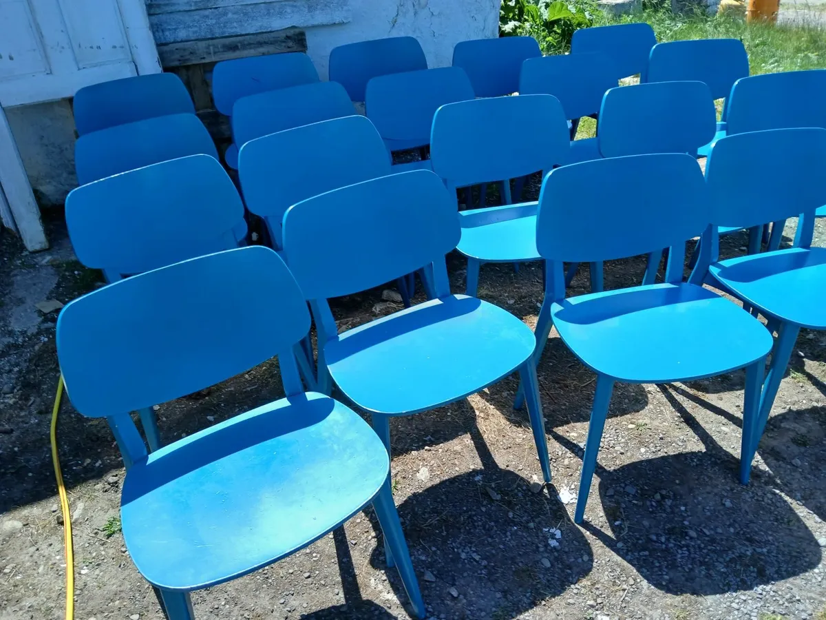 Chairs 💺  lot of (19)....delivered - Image 4