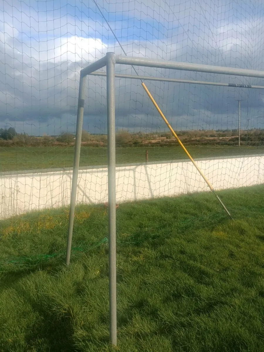 Goal post and net - Image 2