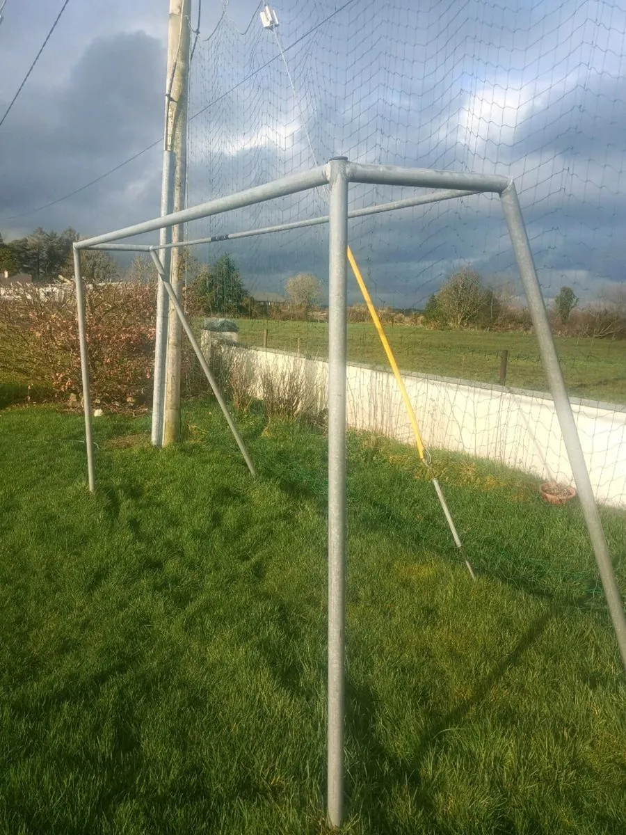Goal post and net - Image 1