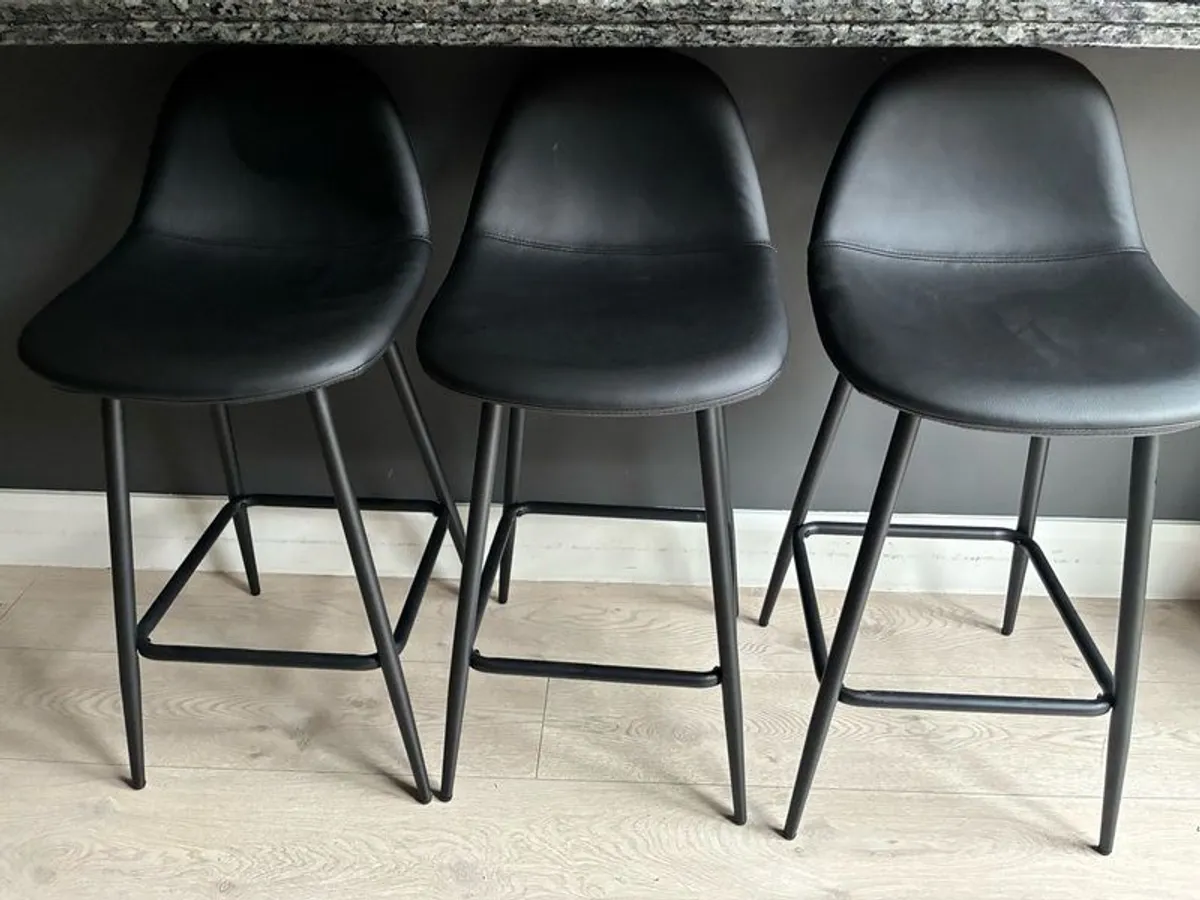 Counter stools x 3 - Image 1
