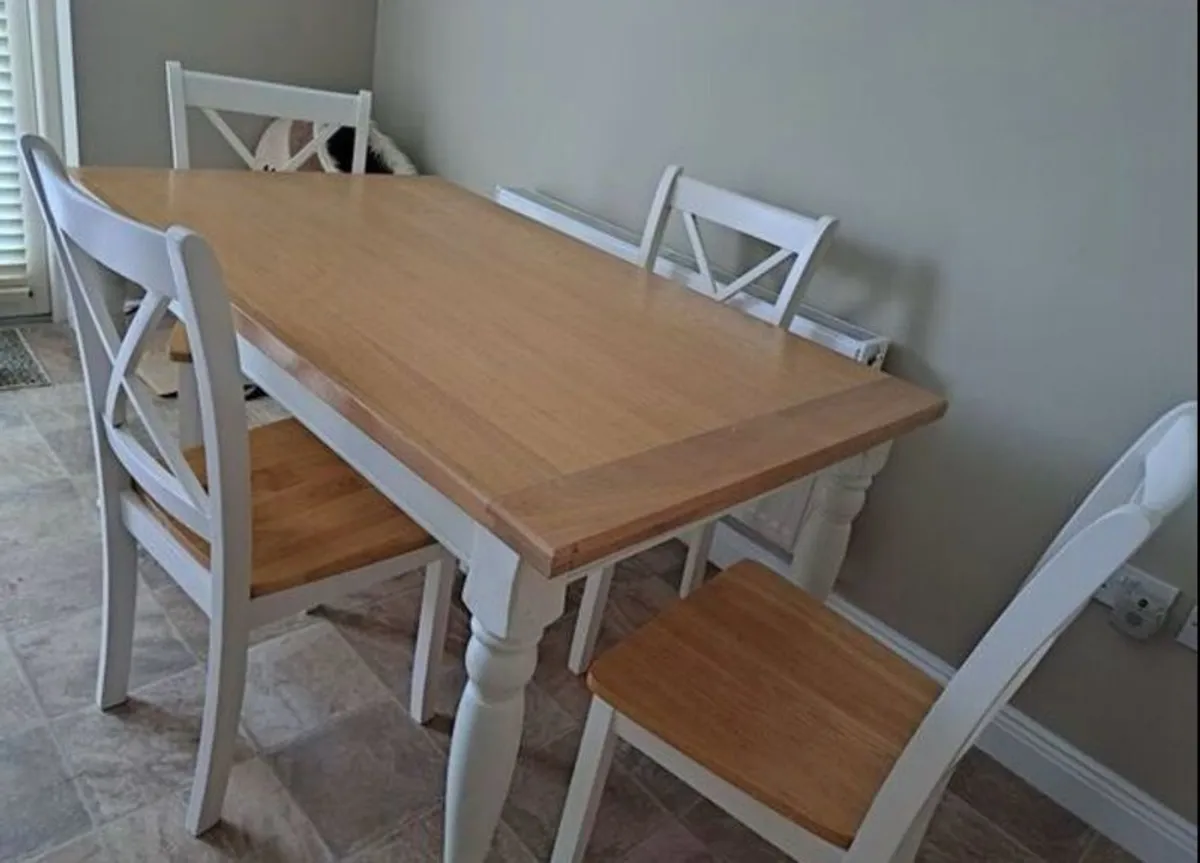 kitchen table and 4 chairs