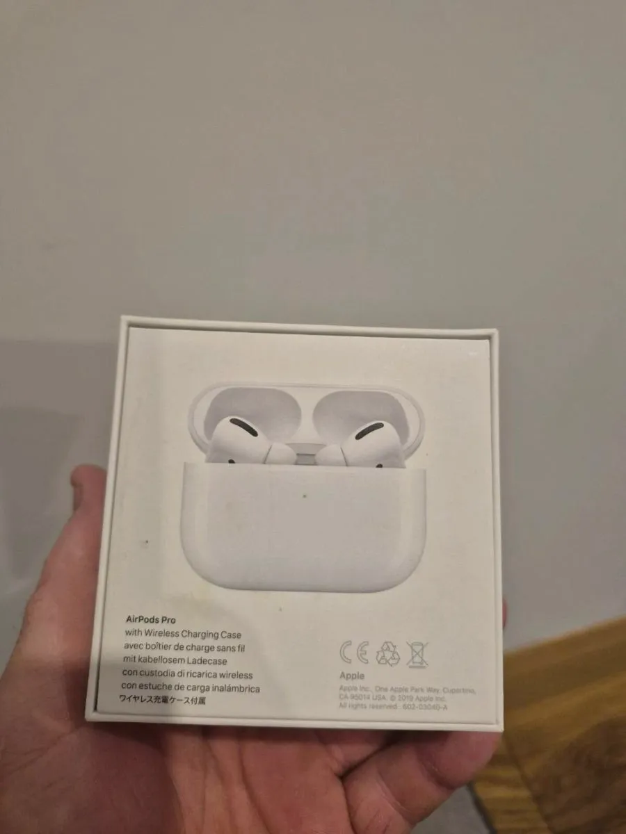 I phone 15 Like New - Image 4