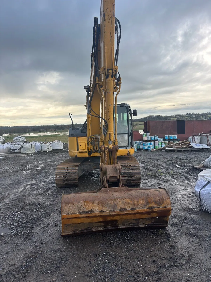 13 ton excavator - Image 1