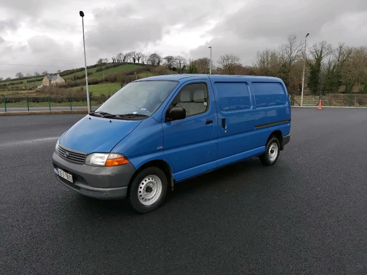 Mint condition 2005 hiace van 1 full year cvrt - Image 1